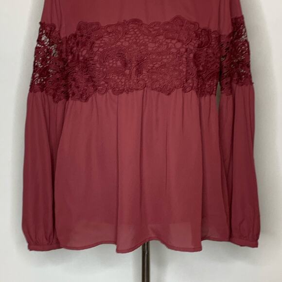 Harlowe & Graham maroon lace trim peasant top size Large NWT - Picture 3 of 10